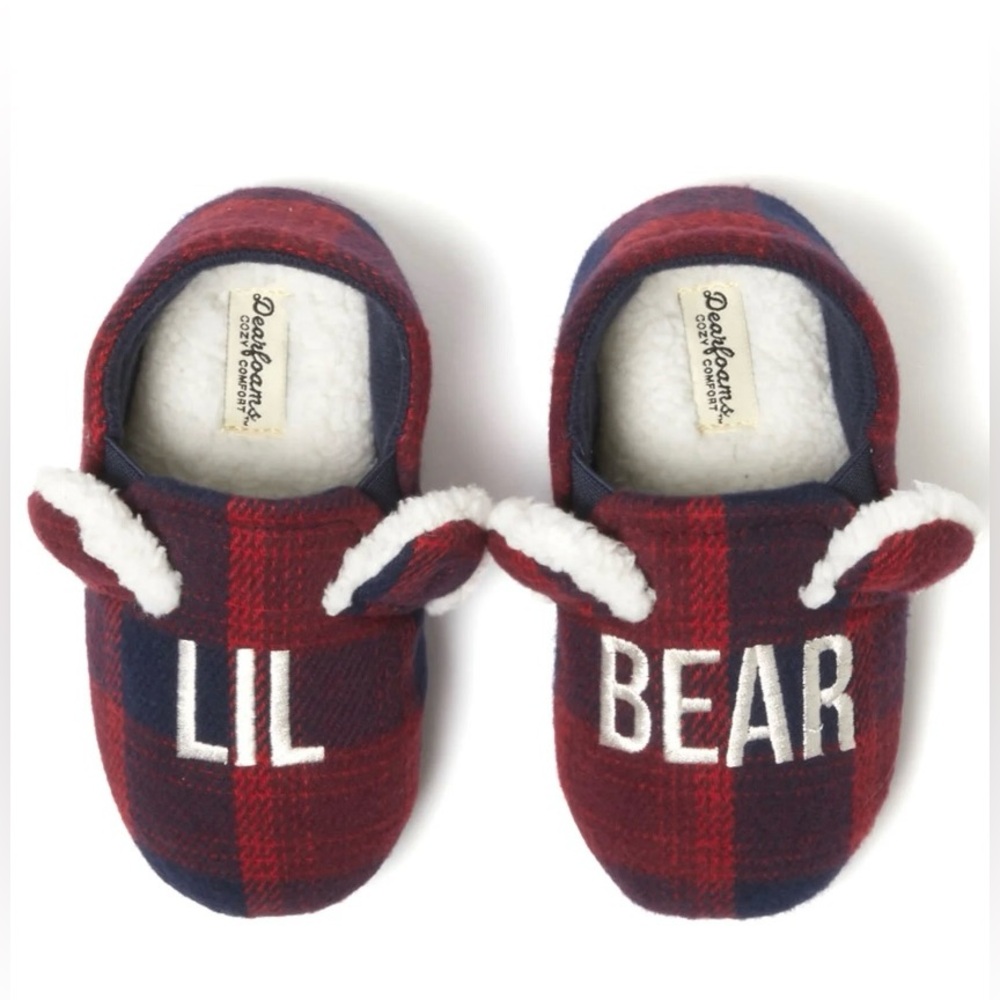 Dearfoarms Cozy Red and Blue Plaid Kids Slippers! NEW! Size 4/5